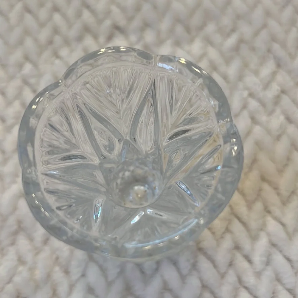 Vintage Elegant Clear Glass Posey Bud Vase Scallop Top Fans & Diamond Design